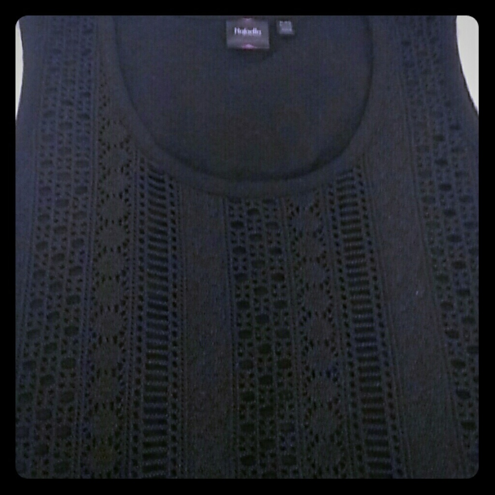 🌺Rafaella black tank with lace/crochet front.